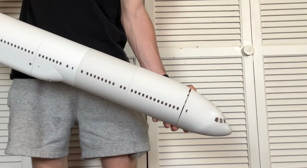 1:50th Scale Boeing 777 Kit (in flight)