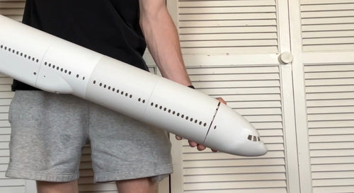 1:50th Scale Boeing 777 Kit (in flight)